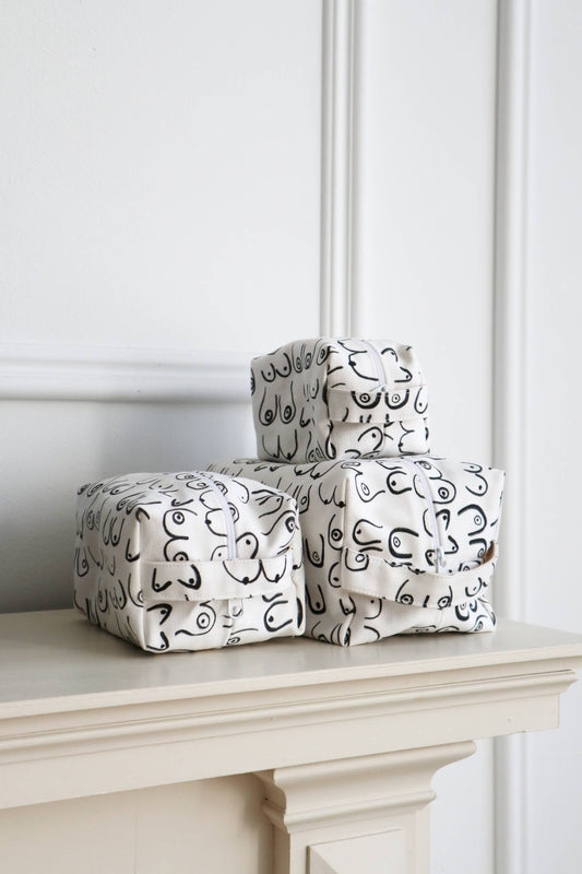 Seins - Mini trousse à maquillage écologique