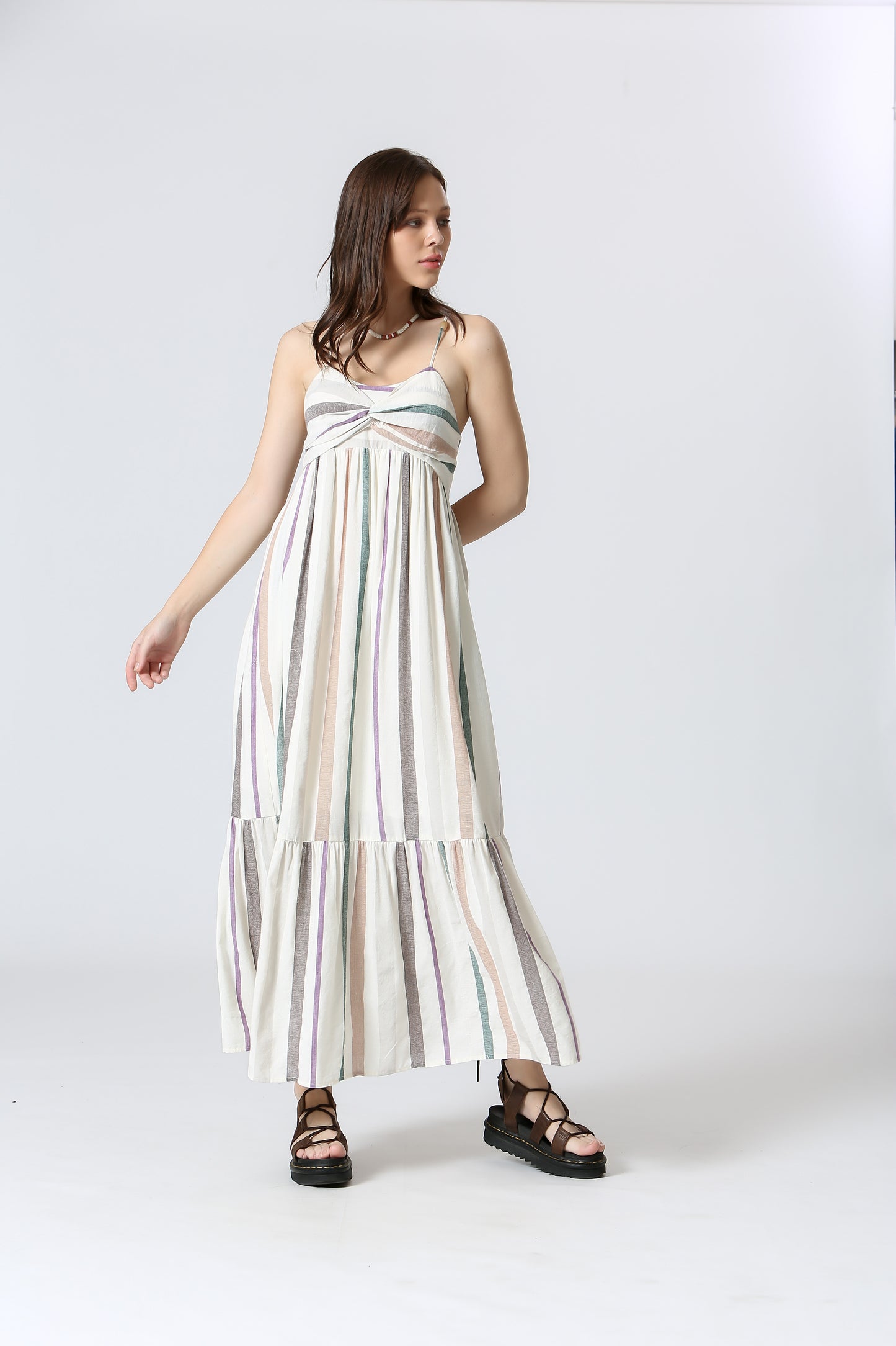 Léonie Beige Robe longue rayée coton fines bretelles coupe fluide