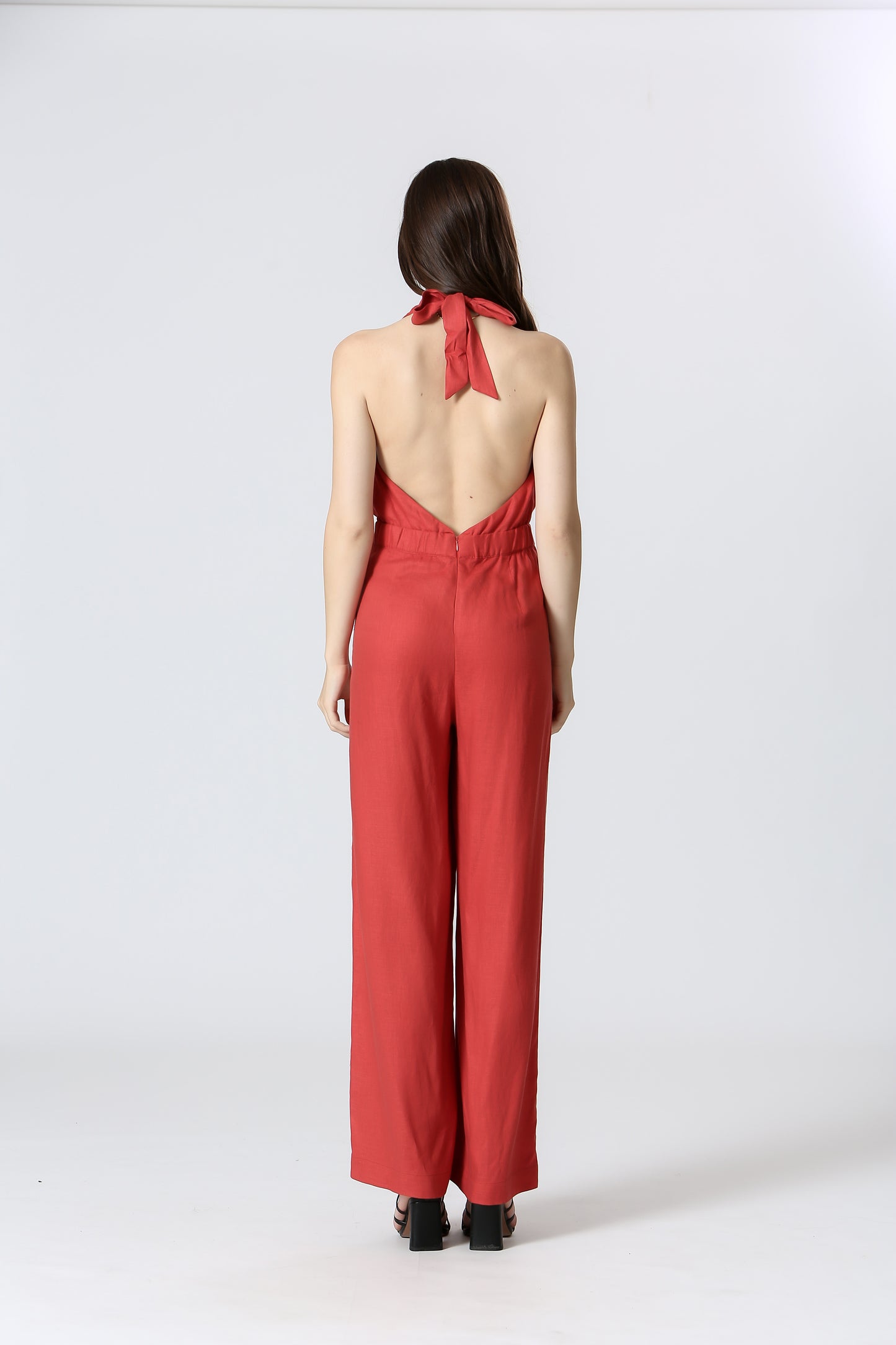 Noa Rouge brique Combinaison en lin et Tencel dos nu coupe fluide