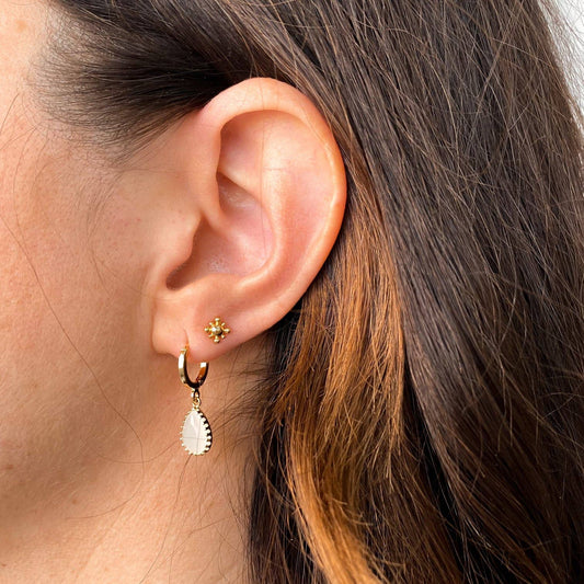 Dipo Crème Boucles d’oreilles dormeuses – Goutte en verre élégante