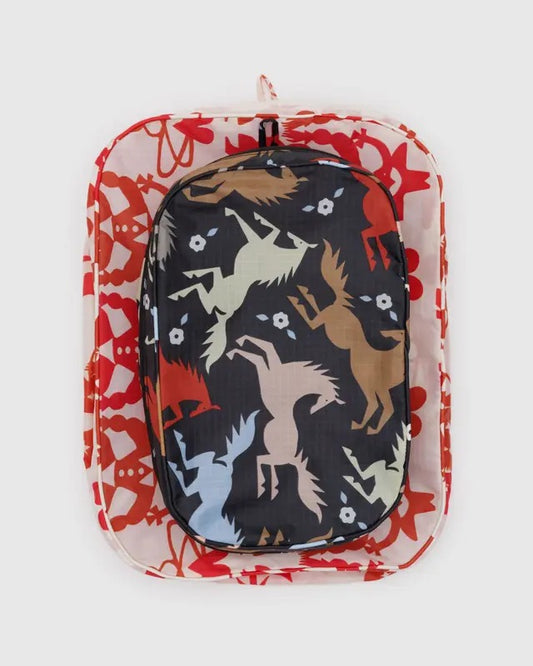 Vue de face des deux cubes de rangement – Imprimé cowboys et chevaux colorés