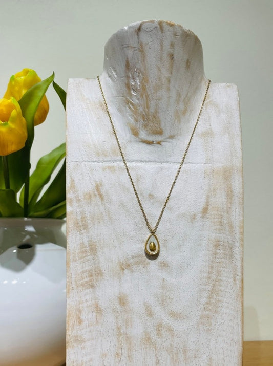 Avocado Or Collier