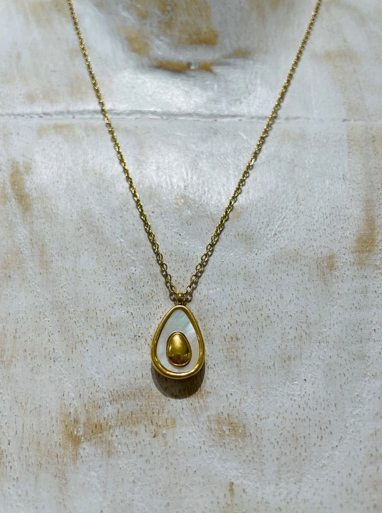 Avocado Or Collier