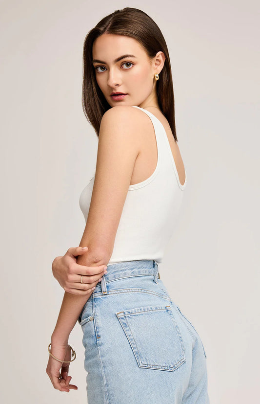 Vue de dos du débardeur Nina blanc – coupe ajustée et col U