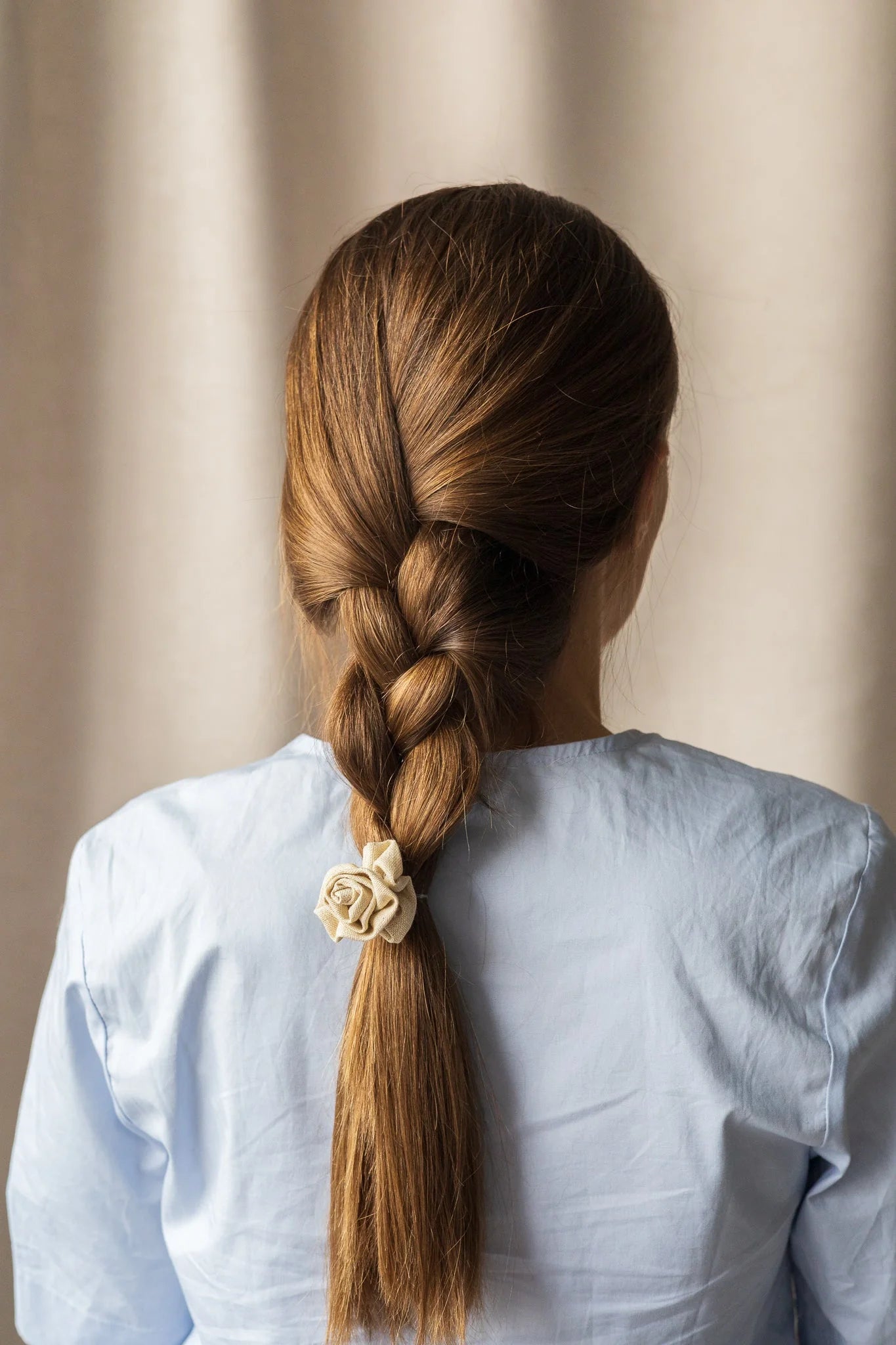 Fleur en lin sur crochet accessoire de coiffure