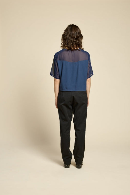 Haut L’Amour denim vue de dos mettant en valeur le voile léger