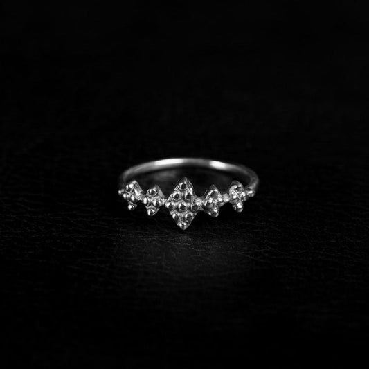 Lucy Argent Bague Ornement en Forme Diamant