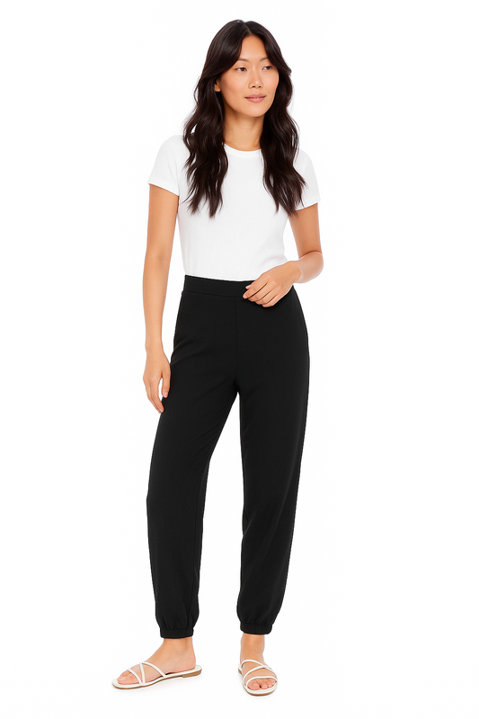 vue de face du pantalon jogging noir femme en tissu fluide et doux