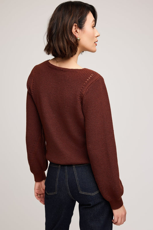 Pull acajou à manches bouffantes, vue de dos, maille fine.