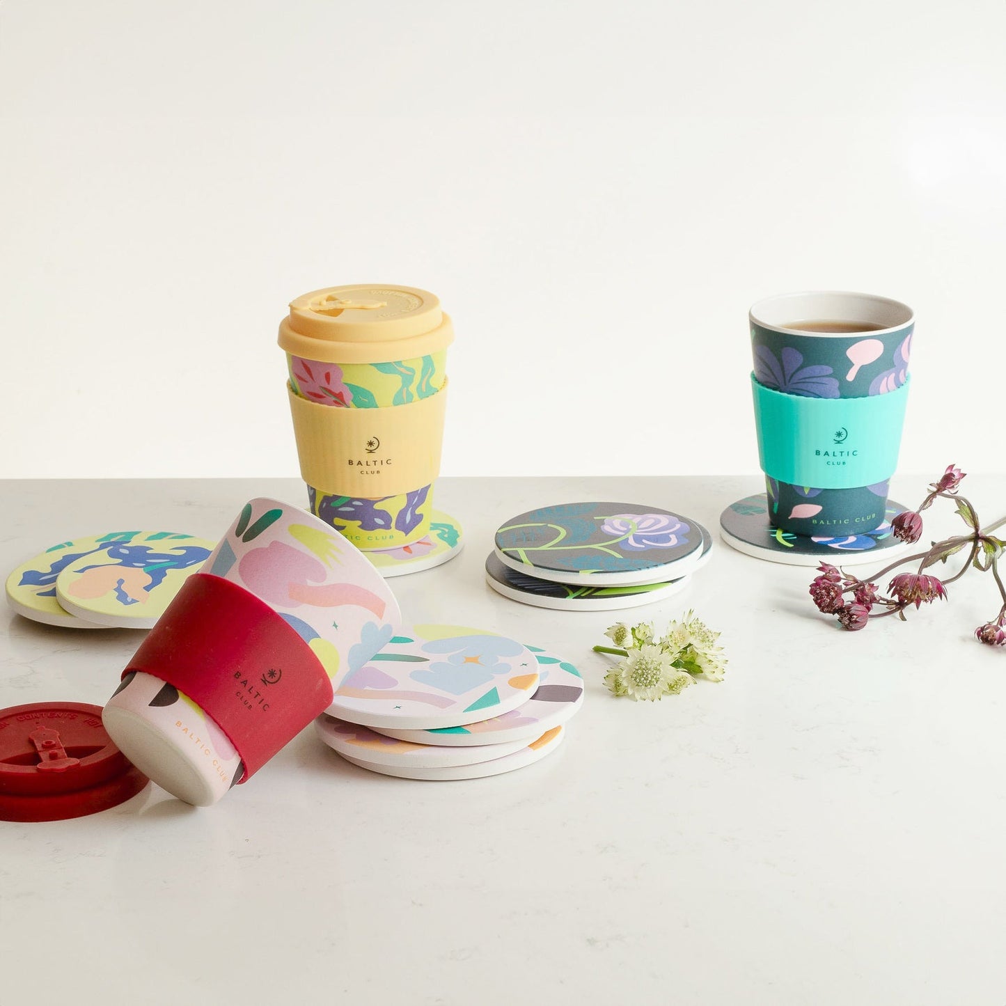 Tasses réutilisables Pélagie et autres motifs – ambiance colorée et naturelle