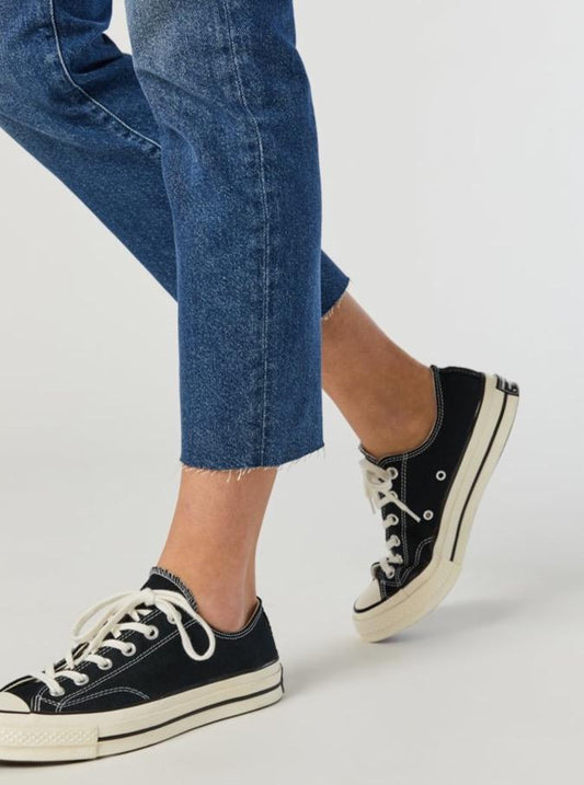 Jeans bleu vintage étroit à bord franc en coton