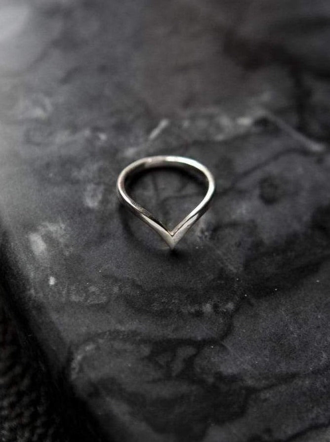 Wide Pointed Argent Bague