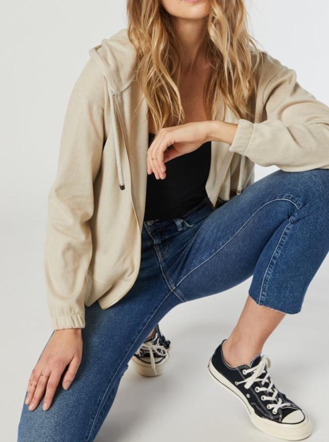 Jeans bleu vintage étroit à bord franc en coton
