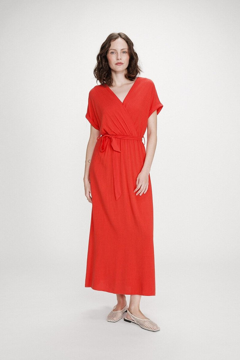 Judith Émeraude - Robe longue fluide ceinturée élégante