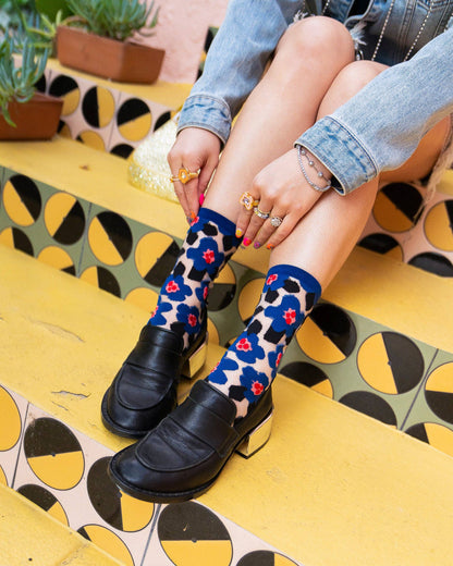 Chaussettes ras du cou transparentes à motif floral bleu vif: Taille I : convient aux modèles US W5.5-10