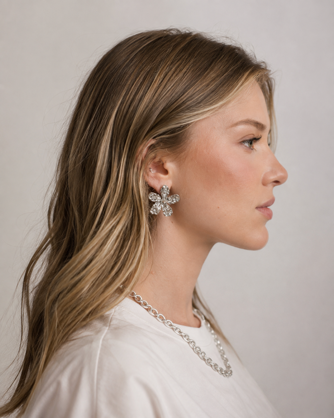 Frida Argent - Boucles d'oreilles Fleur fini martelé
