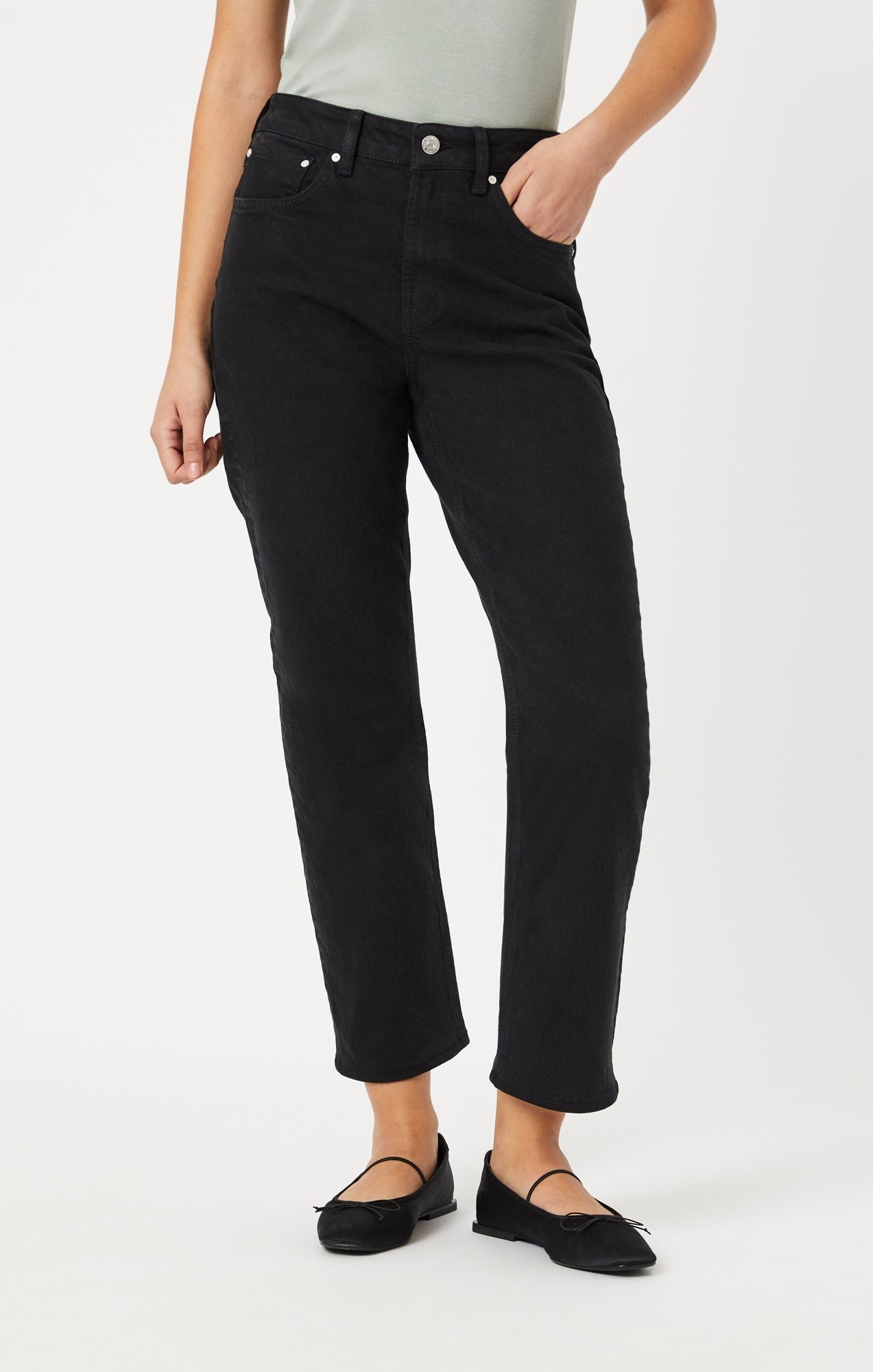 Jeans droit noir en coton. Vu de face