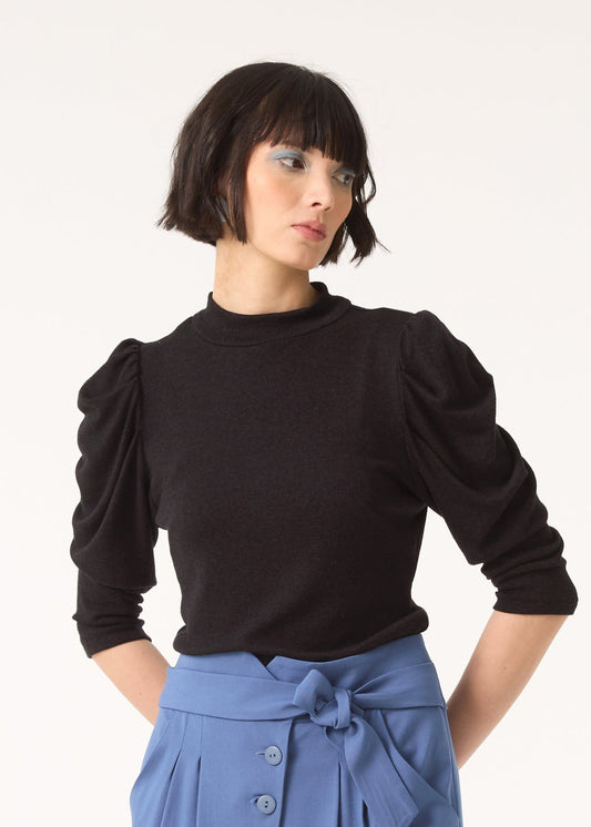 Pull col montant noir en rayonne à manches bouffantes 3/4. Vu de face