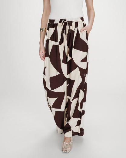 Denise Chocolat – Pantalon fluide coupe droite taille élastiquée chic