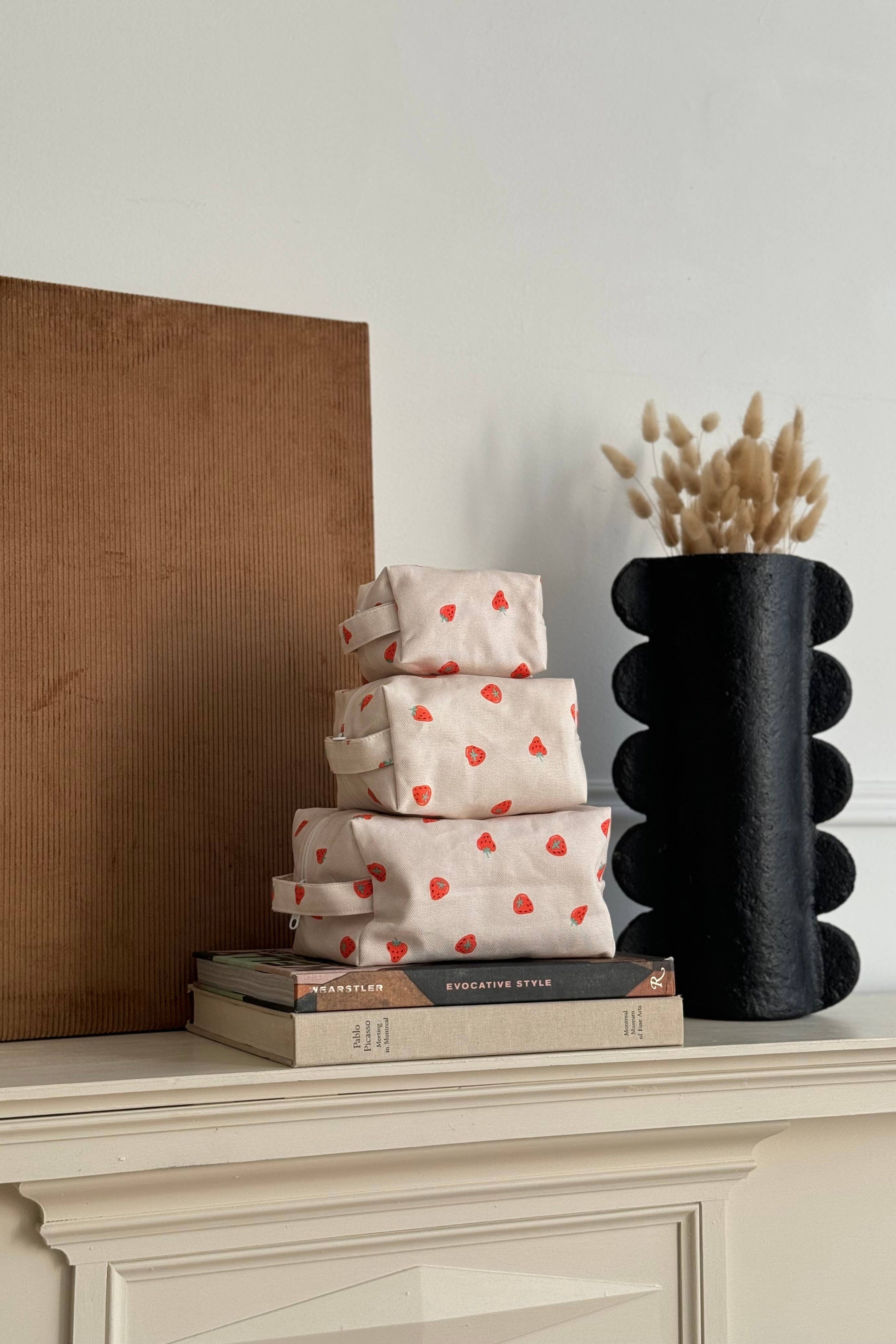 Ensemble de trousses maquillage coton motif fraises empilées