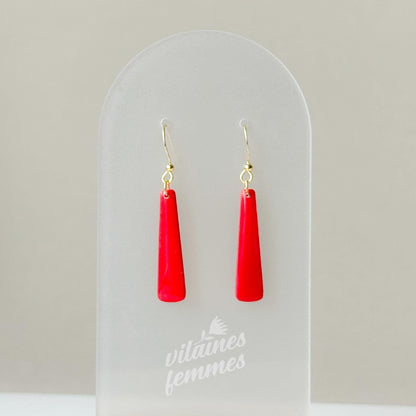 Boucles longues rouge tomate en argile de polymère, forme minimaliste