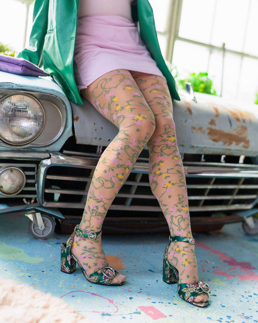 Bas autofixants transparents à motif floral en forme de cœur