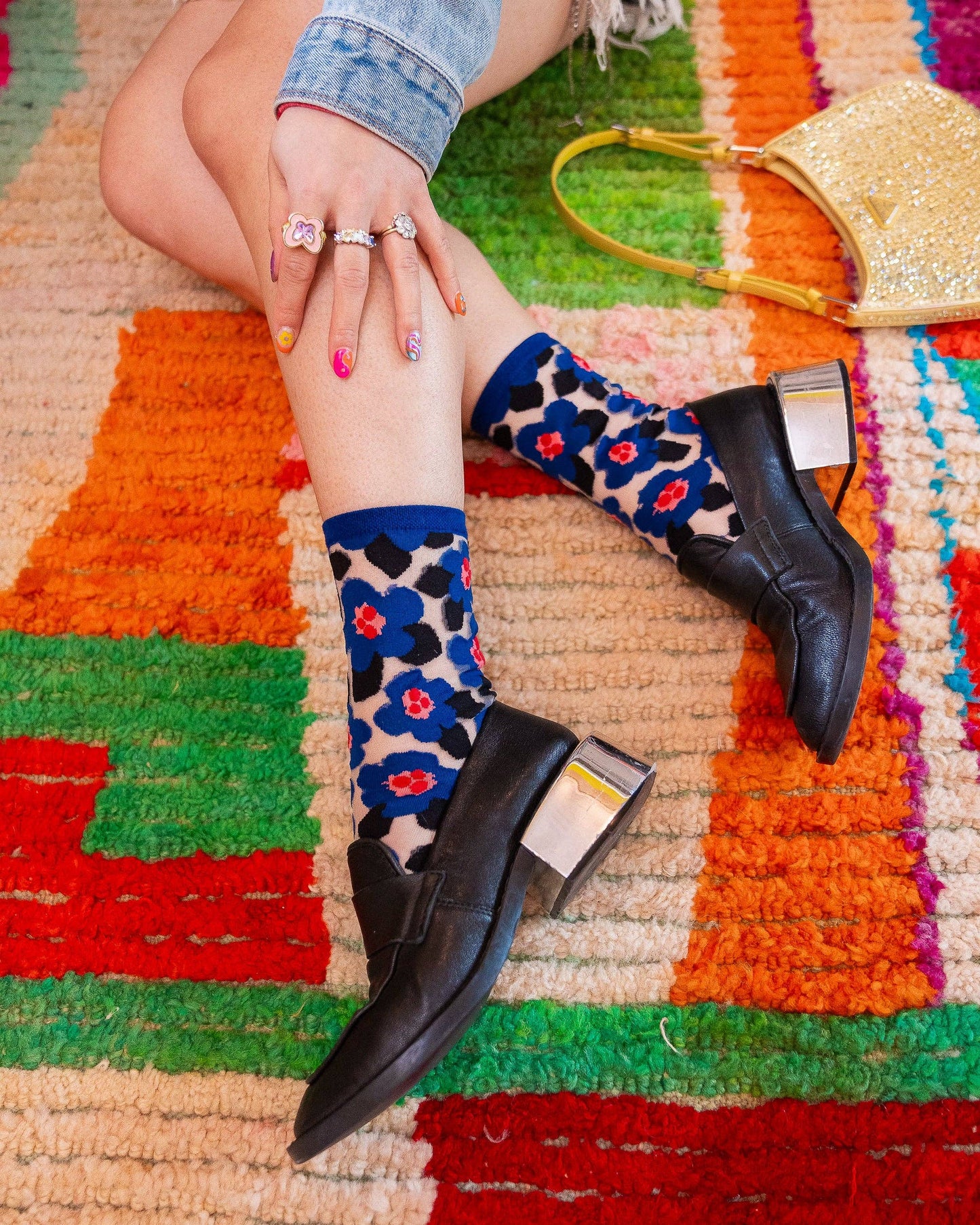 Chaussettes ras du cou transparentes à motif floral bleu vif: Taille I : convient aux modèles US W5.5-10