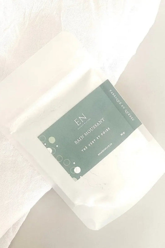 Sachet de bain moussant Thé Vert & Poire vu de face • Eau vert pomme, parfum frais et floral
