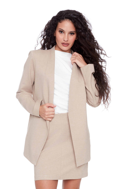 Blazer Nelly couleur avoine, coupe ajustée avec col châle ouvert