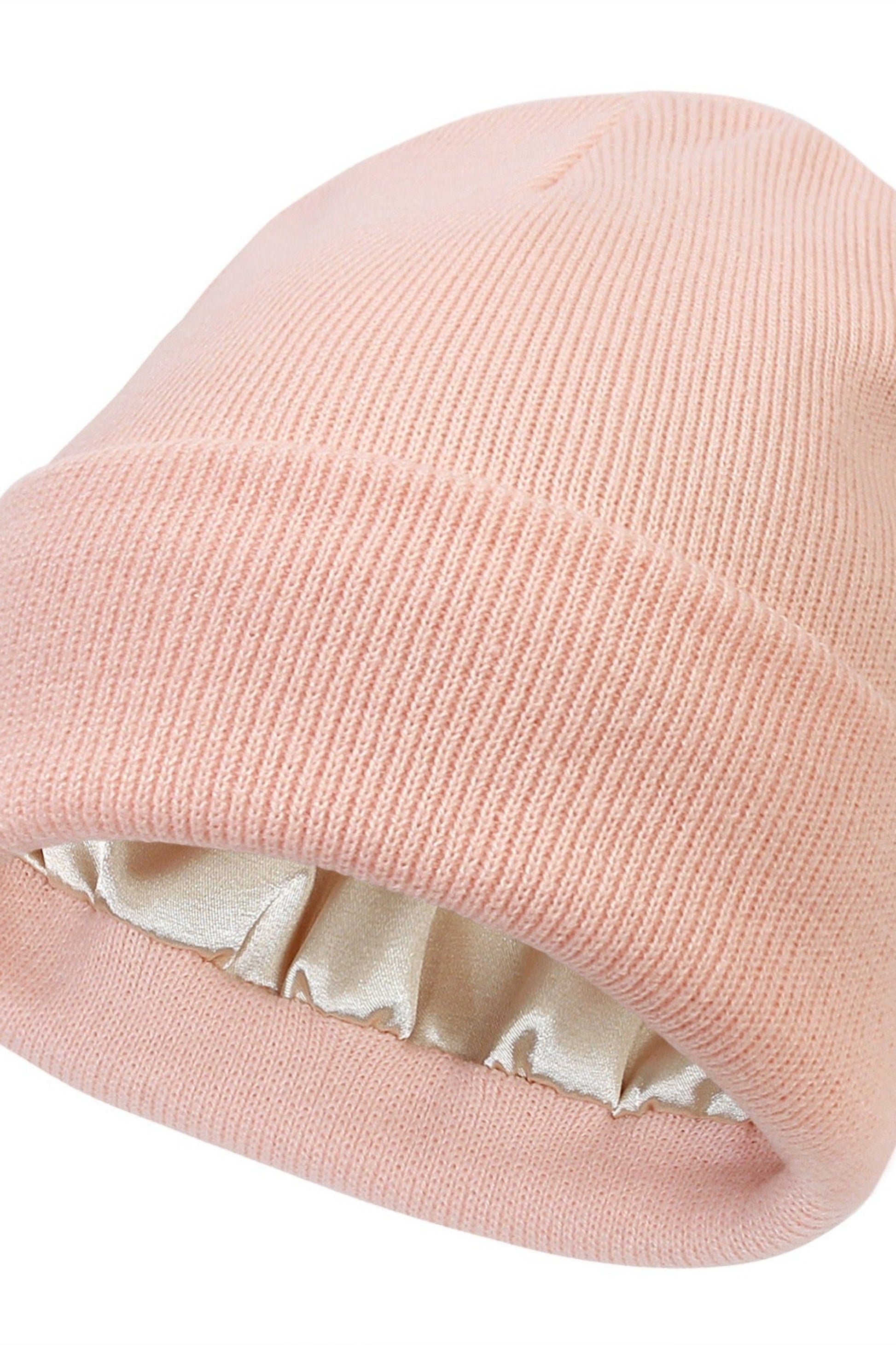 bonnet rose pâle doublé satin protection cheveux hiver