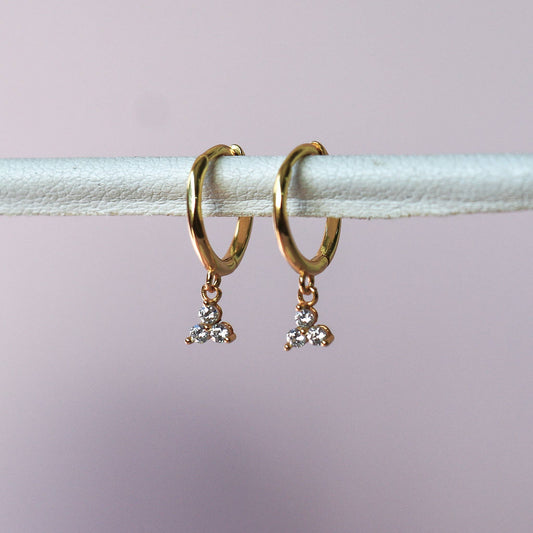 Boucles Ofino dorées suspendues – pampilles zircon brillantes sur créoles dorées