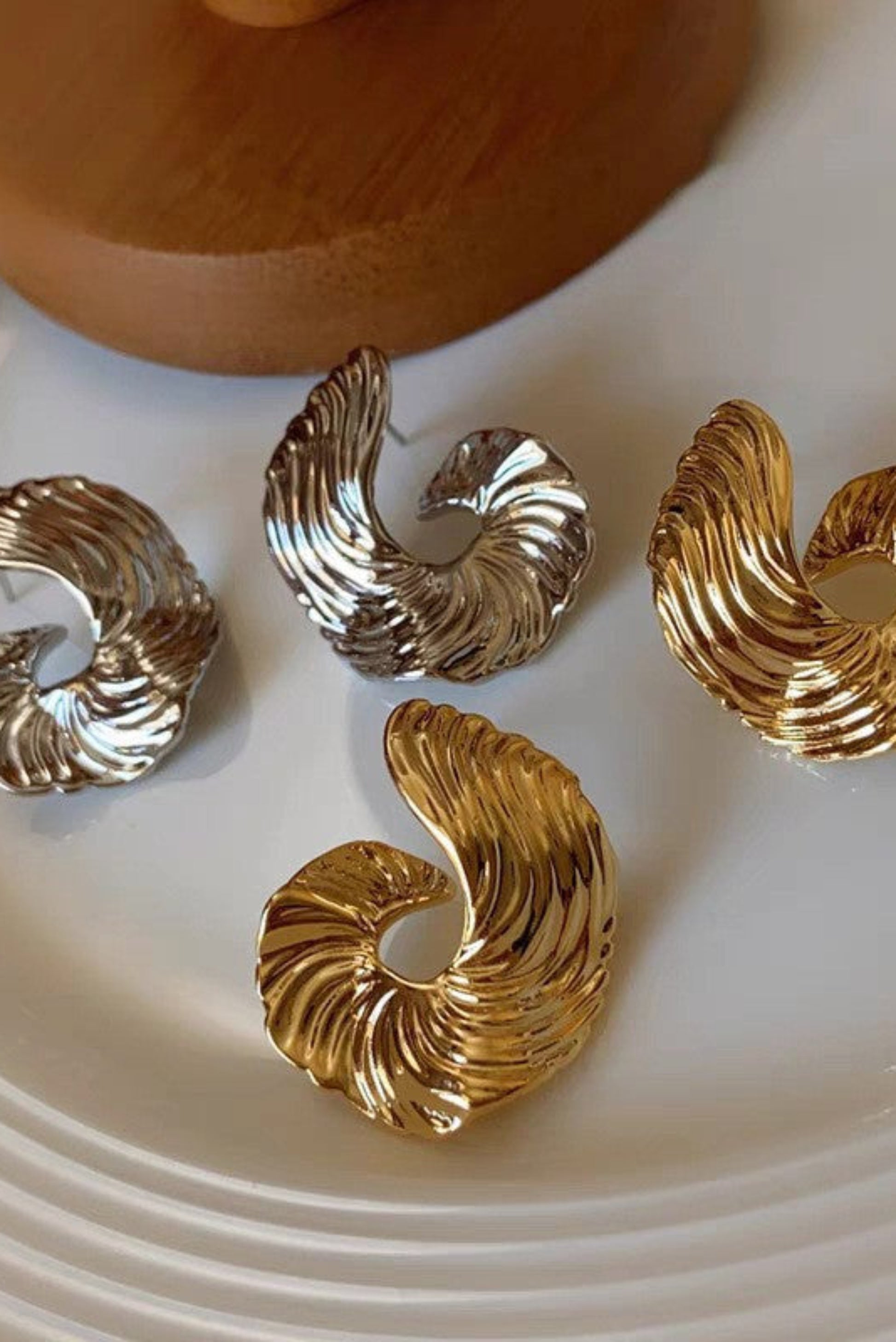 Boucles d oreilles retro en acier inoxydable plaque or style intemporel