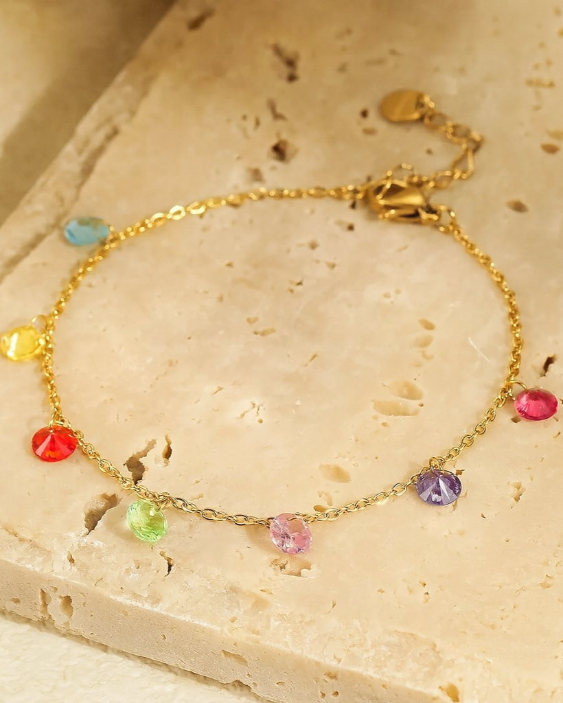 Bracelet Mathilde en acier inoxydable plaqué or avec perles multicolores, vue entière
