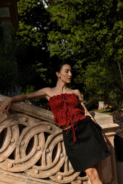 Bustier Havana rouge femme chic et tendance, coupe ajustée avec liens décoratifs – vue entière