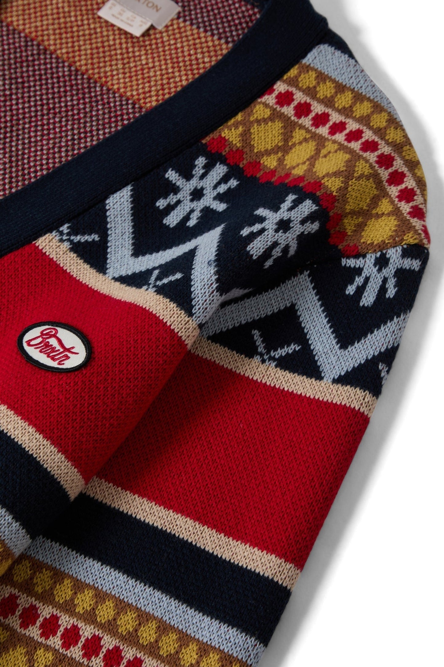 détail des motifs jacquard du cardigan Marie Kitch