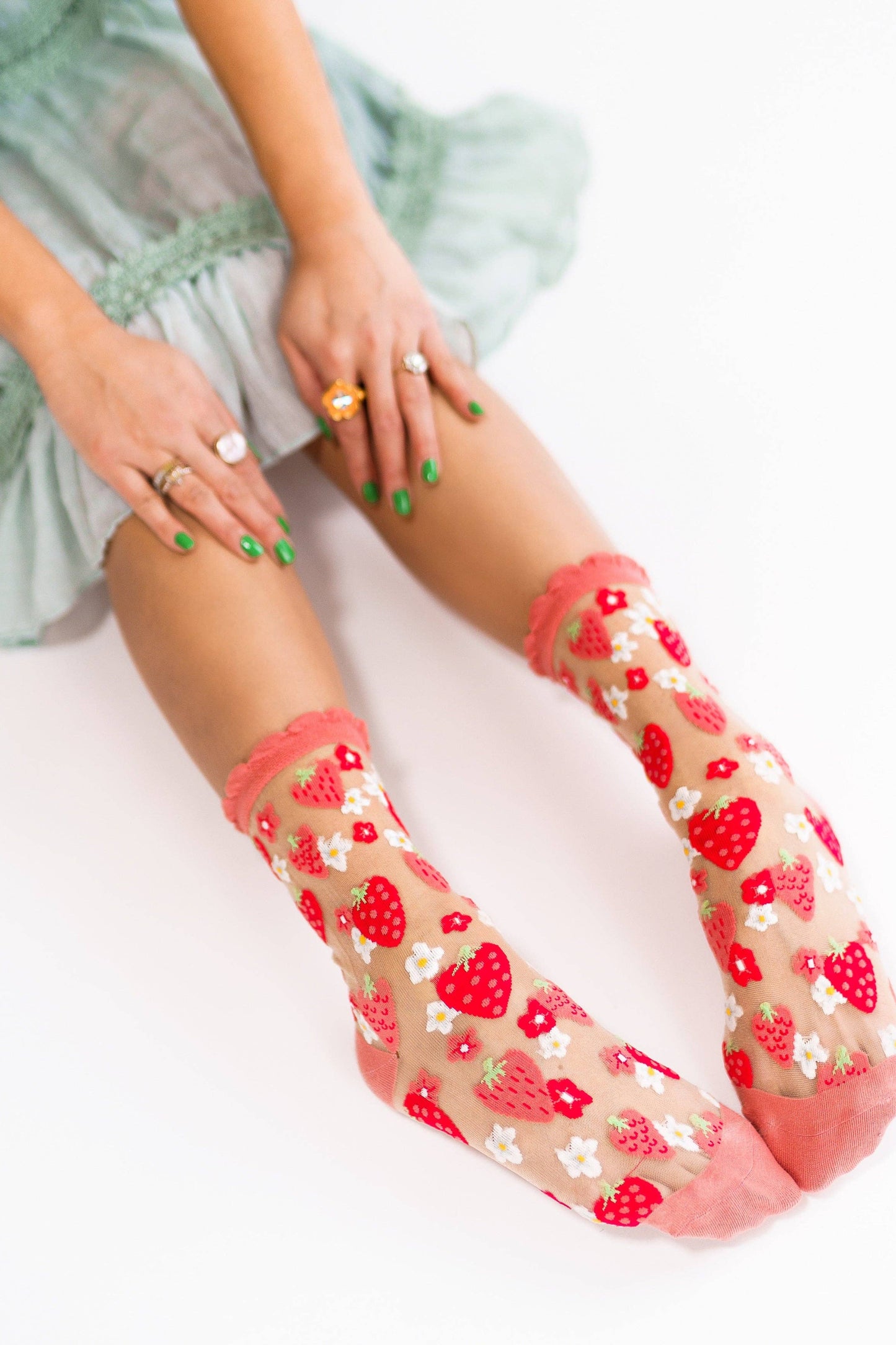 Paire de chaussettes transparentes Strawberry Ruffle à motif fraises