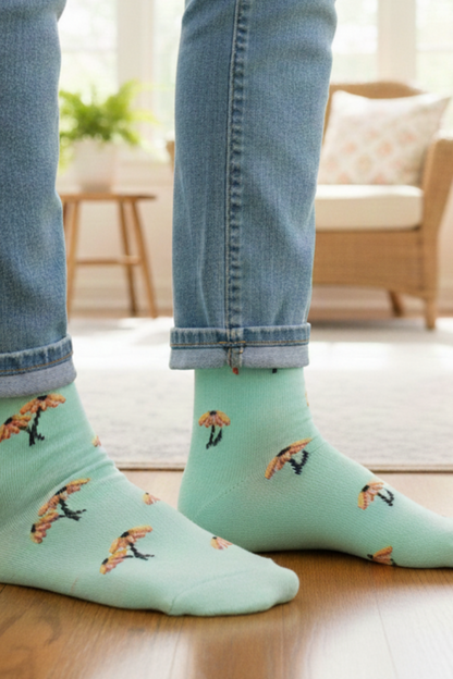 Chaussettes florales portées avec jean style casual et confortable