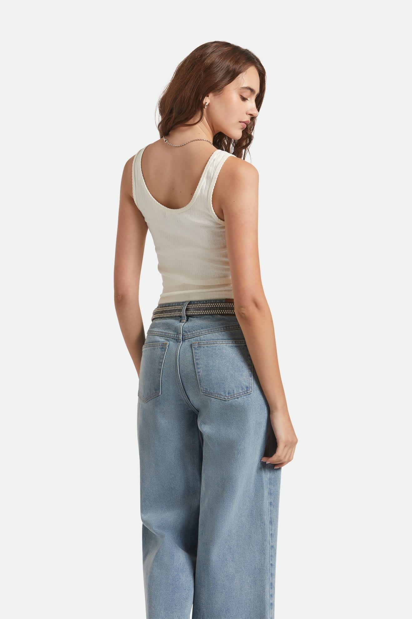 Vue arrière du débardeur pointelle blanc, maille légère 100% coton