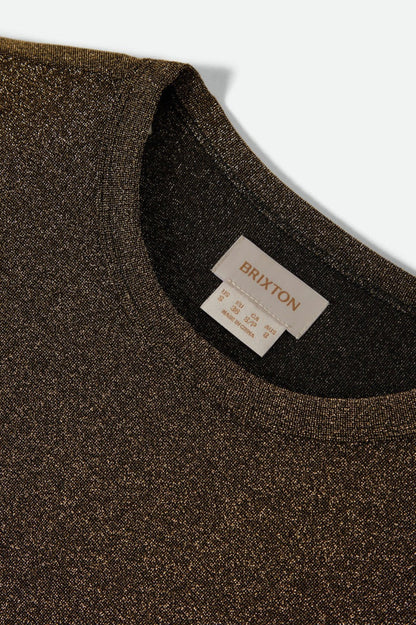Détail du col rond du haut Donna doré, texture scintillante fine