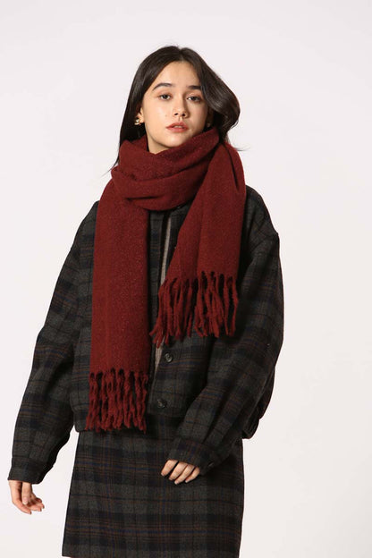 Écharpe Éléonore rouge, vue de profil, tissu doux et chaud