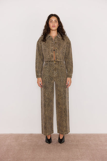 Jean Anouk taille haute coupe large porté avec veste assortie et escarpins