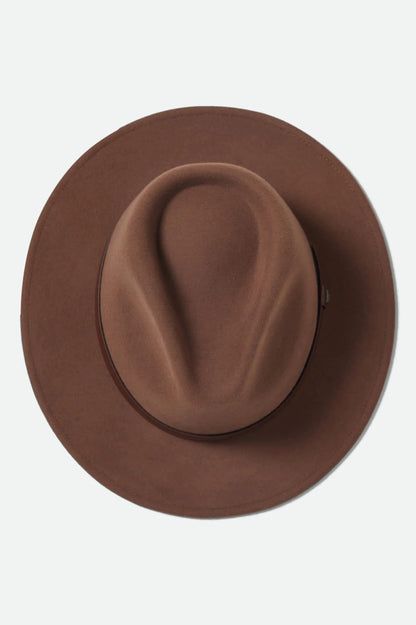 Chapeau Messer sépia vu du dessus avec couronne structurée en forme de larme et bord droit.