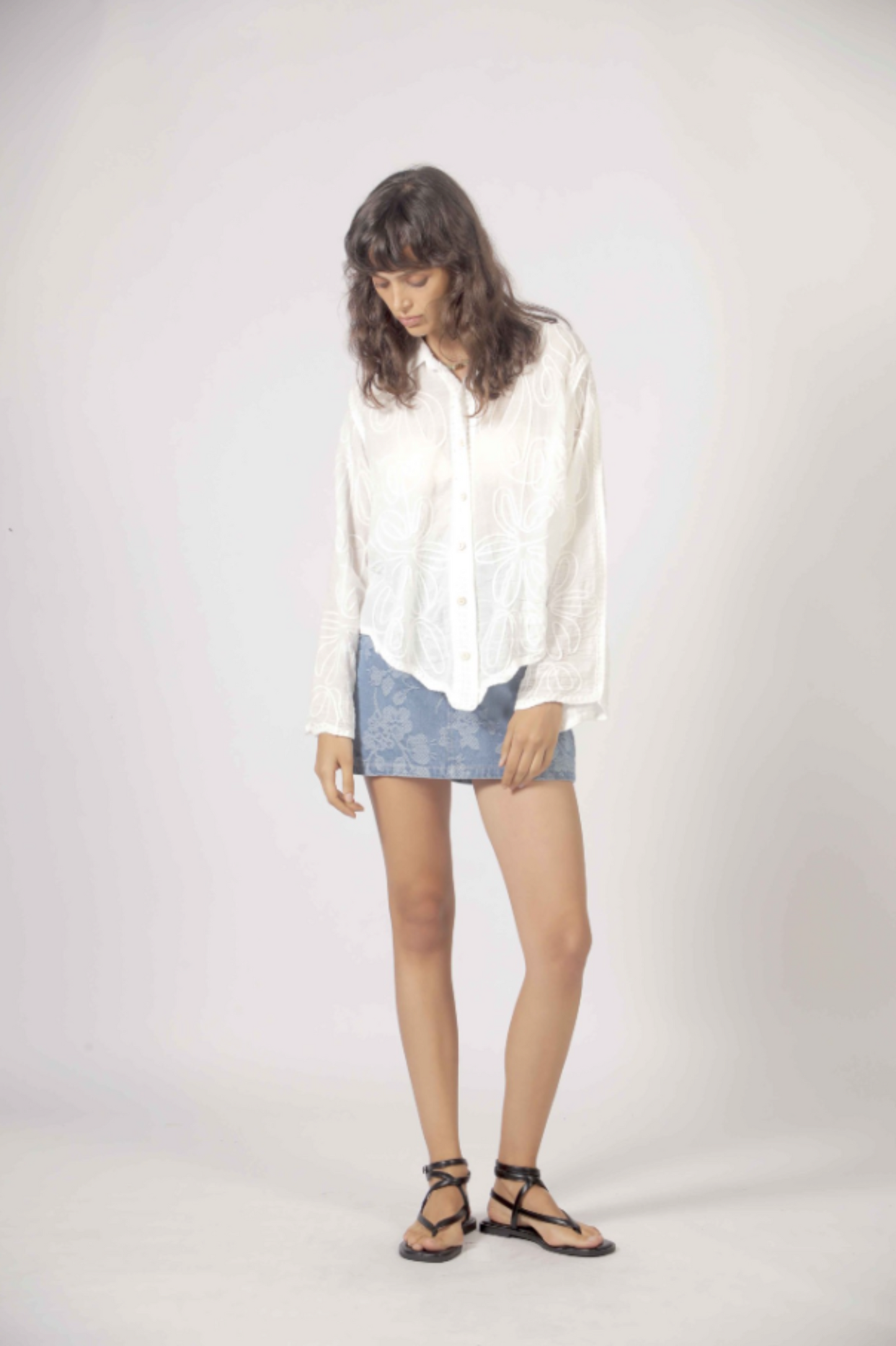 Chemise bohème blanche fluide avec manches longues légères