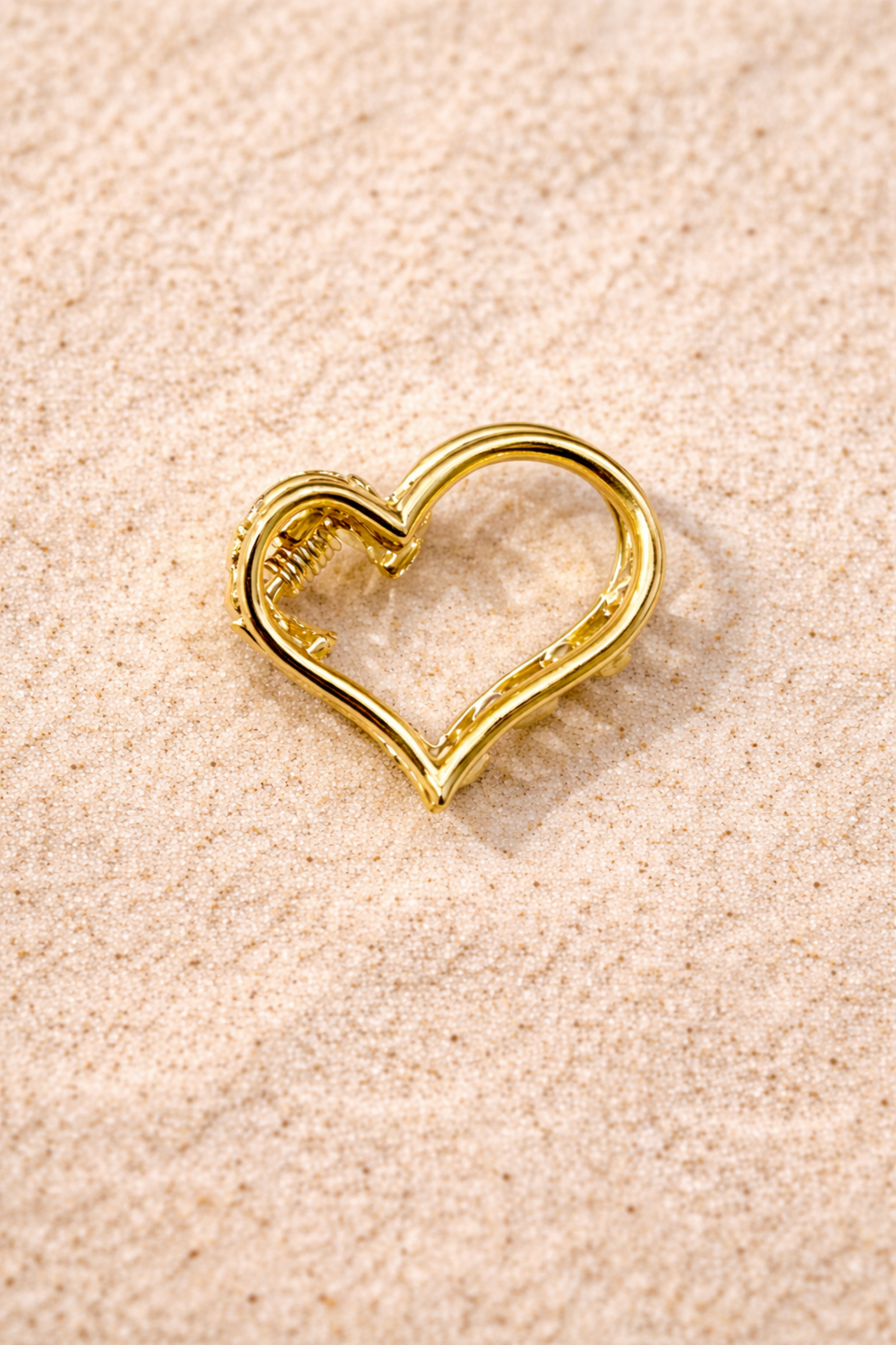 mini pince doree forme coeur minimaliste + accessoire delicat quotidien
