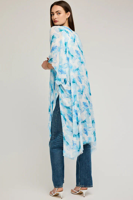 Kimono fluide Mozart bleu vu de dos, imprimé bleu aquarelle et tissu léger en viscose.