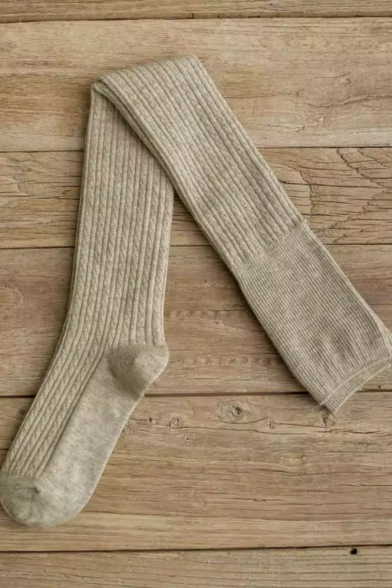 Chaussettes Nira beige clair en maille côtelée douce