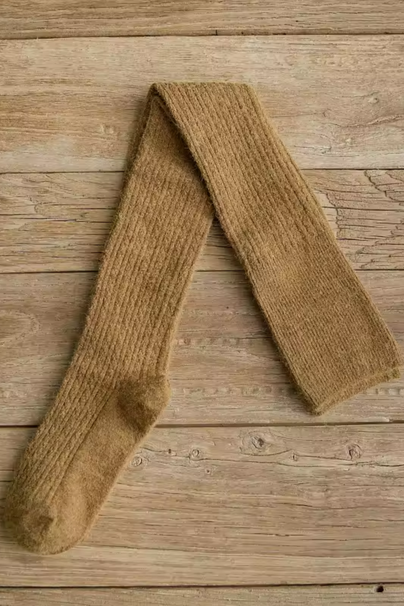 Chaussettes Nira couleur camel, style cosy chic