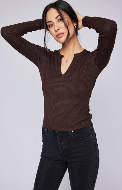 Pull brun tricot délicat