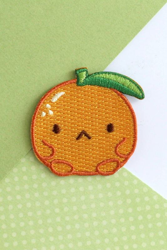 Patch Clémentine brodé sur fond vert