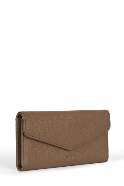 Vue fermée du portefeuille Raye caramel avec rabat